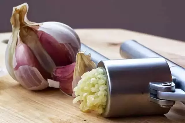 For making garlic potency-enhancing infusions
